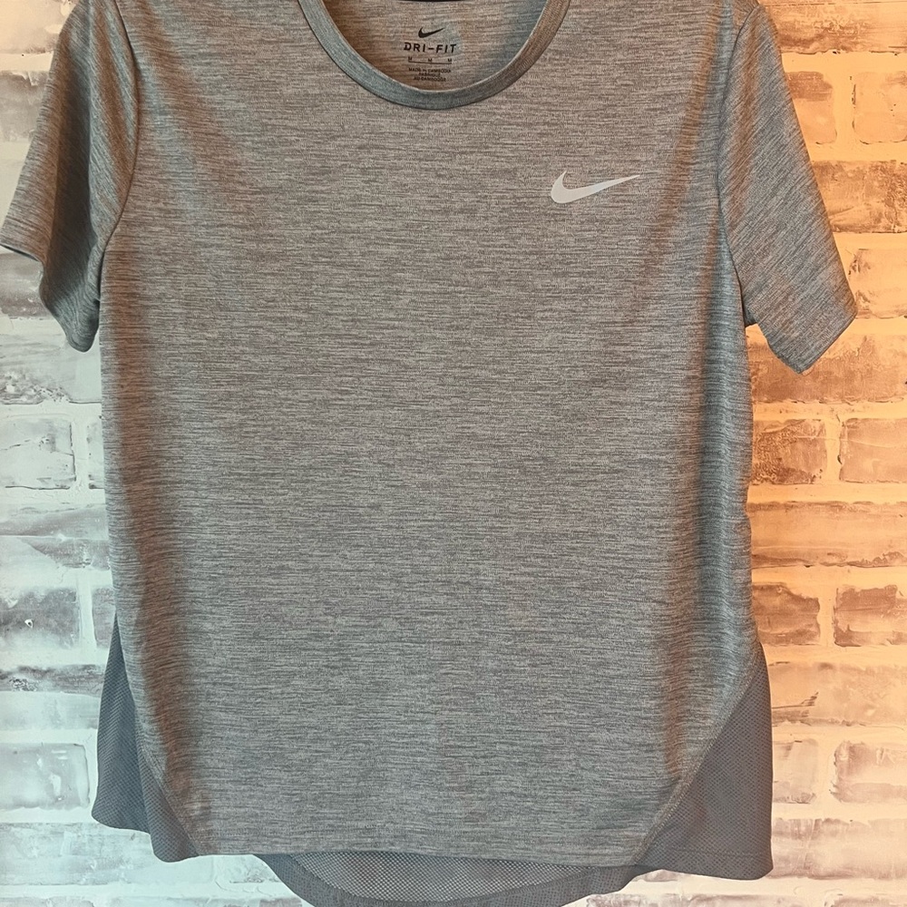 Nike Gray Short Sleeve Performance Tee